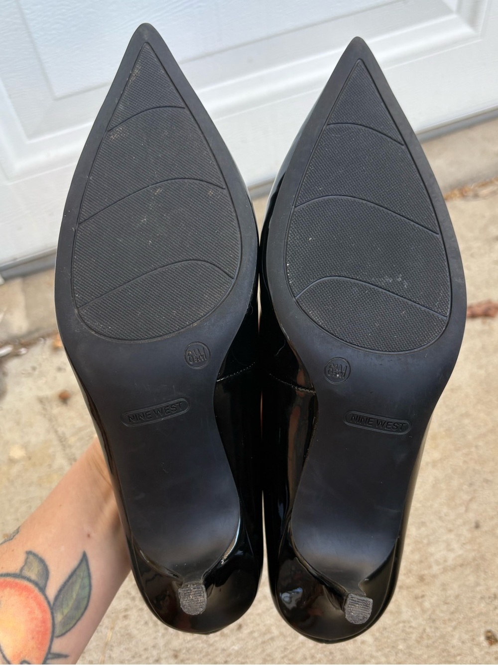 Nine West Amable Women’s Pointed Toe Dress Pumps Heels Size 6.5 Black Glossy - Picture 6 of 6